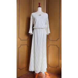 Vintage wedding ensemble in white lace, size 12